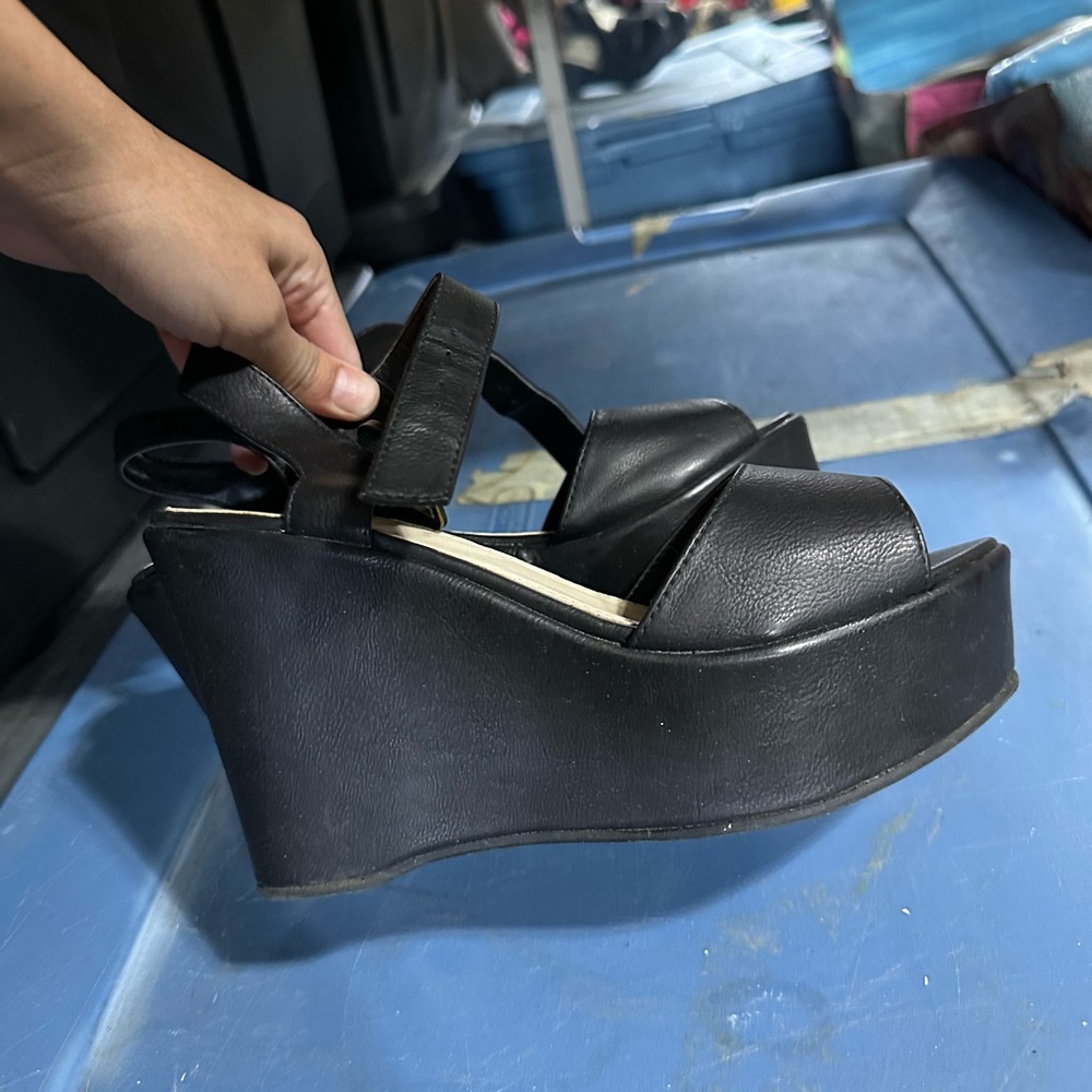 Forever21 vintage Black Platform Wedge Sandals